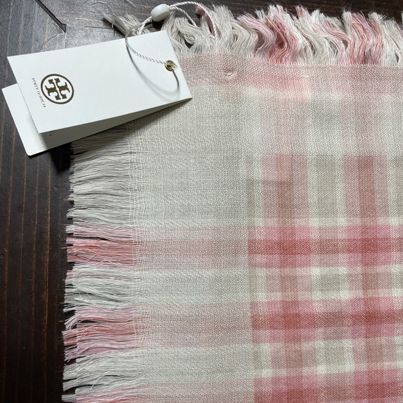 TORY BURCH LOGO BUDDY PLAID SCARF - Picture 4 of 5